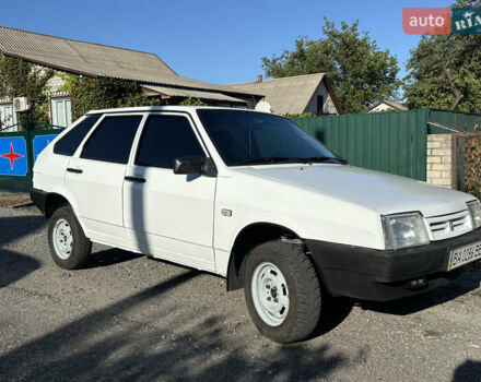 ВАЗ 2109 1990 в Кропивницком (Кировограде) на Automoto.ua Белый ВАЗ 2109, объемом двигателя 1.5 л и пробегом 130 тыс. км за 2000 $, фото 3 на Automoto.ua