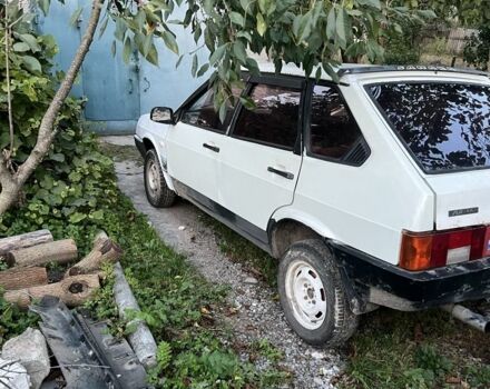 Белый ВАЗ 2109, объемом двигателя 1.5 л и пробегом 300 тыс. км за 426 $, фото 3 на Automoto.ua