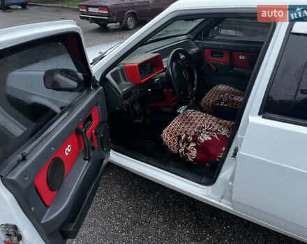 Белый ВАЗ 2109, объемом двигателя 1.5 л и пробегом 100 тыс. км за 1590 $, фото 3 на Automoto.ua