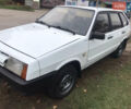 Белый ВАЗ 2109, объемом двигателя 1.6 л и пробегом 300 тыс. км за 1700 $, фото 2 на Automoto.ua
