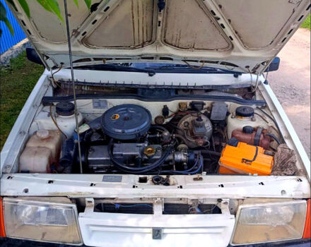 Білий ВАЗ 2109, об'ємом двигуна 1.5 л та пробігом 170 тис. км за 1000 $, фото 1 на Automoto.ua