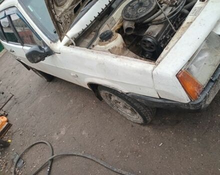 Белый ВАЗ 2109, объемом двигателя 1 л и пробегом 150 тыс. км за 594 $, фото 4 на Automoto.ua