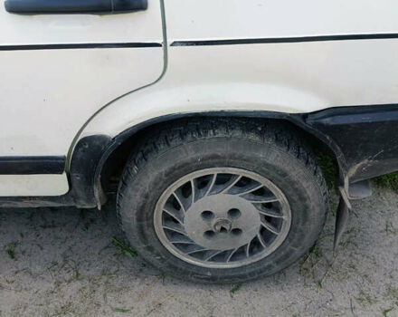 Белый ВАЗ 2109, объемом двигателя 1.5 л и пробегом 170 тыс. км за 1000 $, фото 4 на Automoto.ua