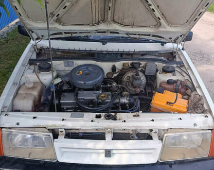 Белый ВАЗ 2109, объемом двигателя 1.5 л и пробегом 170 тыс. км за 1000 $, фото 1 на Automoto.ua