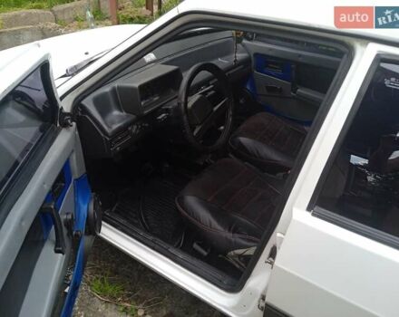 ВАЗ 2109 1991 в Черновцах на Automoto.ua Белый ВАЗ 2109, объемом двигателя 1.5 л и пробегом 150 тыс. км за 1200 $, фото 5 на Automoto.ua