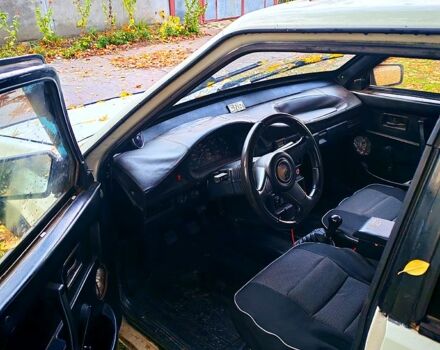 Белый ВАЗ 2109, объемом двигателя 1.3 л и пробегом 300 тыс. км за 950 $, фото 3 на Automoto.ua