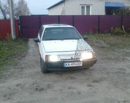 Белый ВАЗ 2109, объемом двигателя 1.5 л и пробегом 200 тыс. км за 500 $, фото 2 на Automoto.ua