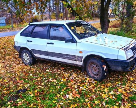 Белый ВАЗ 2109, объемом двигателя 1.3 л и пробегом 300 тыс. км за 950 $, фото 2 на Automoto.ua