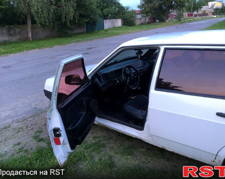 Белый ВАЗ 2109, объемом двигателя 1.3 л и пробегом 300 тыс. км за 800 $, фото 6 на Automoto.ua