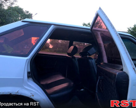 Белый ВАЗ 2109, объемом двигателя 1.3 л и пробегом 300 тыс. км за 800 $, фото 3 на Automoto.ua