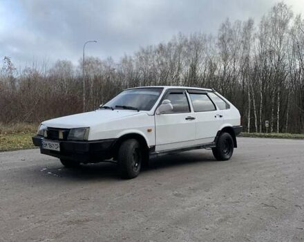 Белый ВАЗ 2109, объемом двигателя 1.3 л и пробегом 200 тыс. км за 1200 $, фото 2 на Automoto.ua