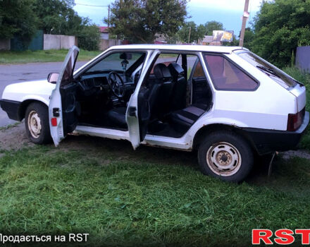 Белый ВАЗ 2109, объемом двигателя 1.3 л и пробегом 300 тыс. км за 800 $, фото 1 на Automoto.ua