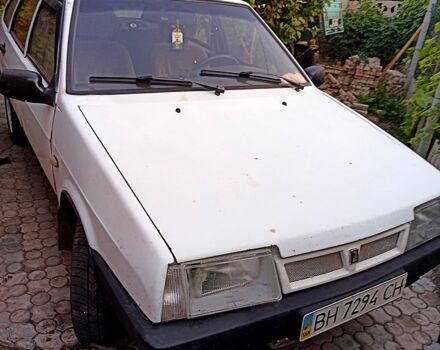 Белый ВАЗ 2109, объемом двигателя 1.5 л и пробегом 185 тыс. км за 1150 $, фото 2 на Automoto.ua