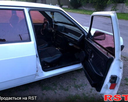 Белый ВАЗ 2109, объемом двигателя 1.3 л и пробегом 300 тыс. км за 800 $, фото 5 на Automoto.ua