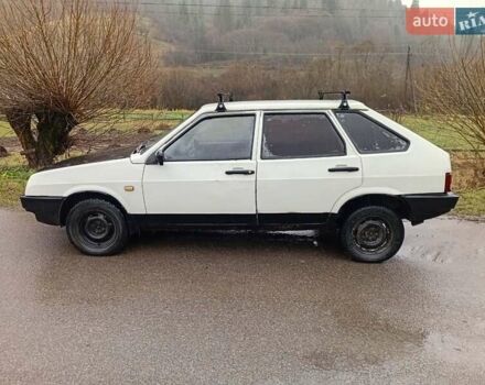 Белый ВАЗ 2109, объемом двигателя 1.5 л и пробегом 220 тыс. км за 450 $, фото 1 на Automoto.ua