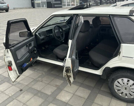 Белый ВАЗ 2109, объемом двигателя 1.5 л и пробегом 210 тыс. км за 2200 $, фото 6 на Automoto.ua
