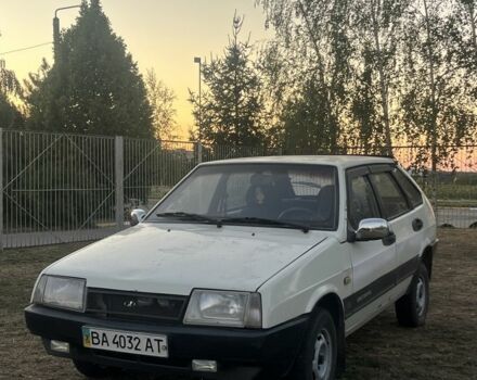 Белый ВАЗ 2109, объемом двигателя 1.5 л и пробегом 250 тыс. км за 1300 $, фото 2 на Automoto.ua