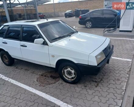 Белый ВАЗ 2109, объемом двигателя 1.3 л и пробегом 200 тыс. км за 900 $, фото 4 на Automoto.ua