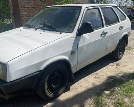 Белый ВАЗ 2109, объемом двигателя 1.3 л и пробегом 300 тыс. км за 1050 $, фото 3 на Automoto.ua