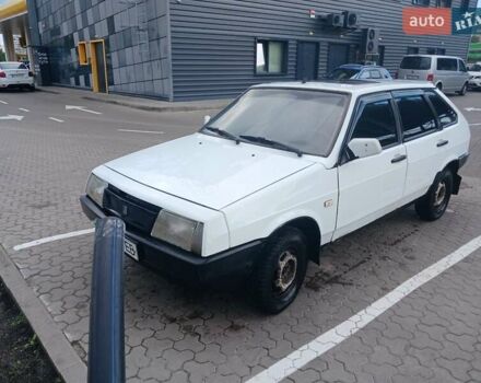 Белый ВАЗ 2109, объемом двигателя 1.3 л и пробегом 200 тыс. км за 900 $, фото 2 на Automoto.ua