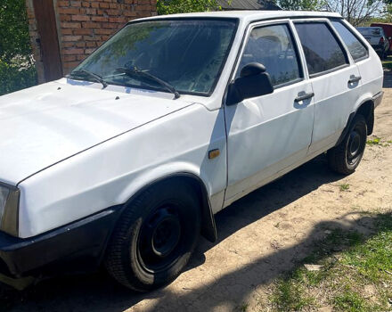 Белый ВАЗ 2109, объемом двигателя 1.3 л и пробегом 300 тыс. км за 950 $, фото 2 на Automoto.ua