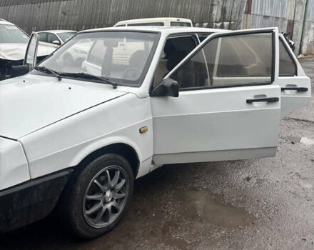 Белый ВАЗ 2109, объемом двигателя 1.3 л и пробегом 100 тыс. км за 1300 $, фото 4 на Automoto.ua