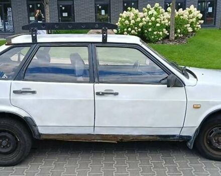 Белый ВАЗ 2109, объемом двигателя 1.5 л и пробегом 350 тыс. км за 900 $, фото 1 на Automoto.ua