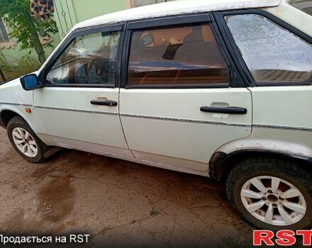Белый ВАЗ 2109, объемом двигателя 1.5 л и пробегом 290 тыс. км за 500 $, фото 1 на Automoto.ua