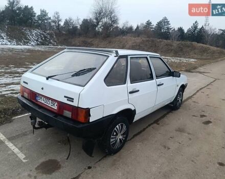 Белый ВАЗ 2109, объемом двигателя 1.5 л и пробегом 330 тыс. км за 1200 $, фото 3 на Automoto.ua