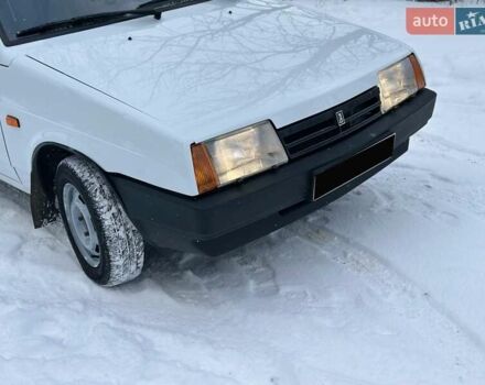 Белый ВАЗ 2109, объемом двигателя 1.5 л и пробегом 25 тыс. км за 3400 $, фото 2 на Automoto.ua