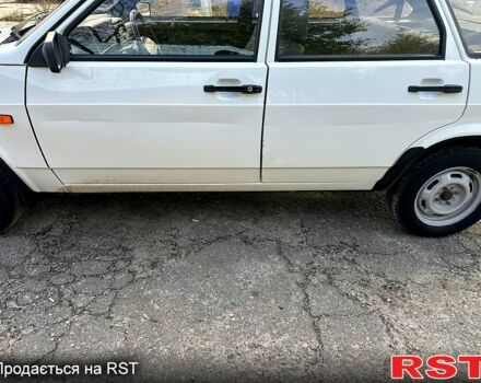Белый ВАЗ 2109, объемом двигателя 1.5 л и пробегом 25 тыс. км за 3700 $, фото 4 на Automoto.ua