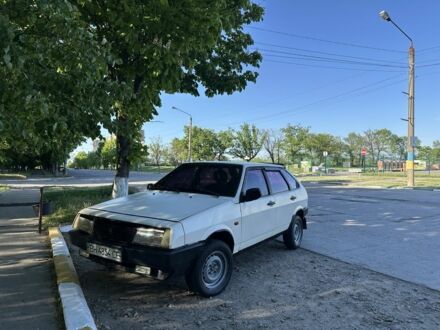 ВАЗ 2109 1987 у Кривому Розі на Automoto.ua Білий ВАЗ 2109, об'ємом двигуна 1.3 л та пробігом 78 тис. км за 1200 $, фото 1 на Automoto.ua