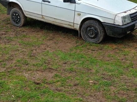 ВАЗ 2109 1988 в Самборе на Automoto.ua Белый ВАЗ 2109, объемом двигателя 1 л и пробегом 1000 тыс. км за 650 $, фото 1 на Automoto.ua