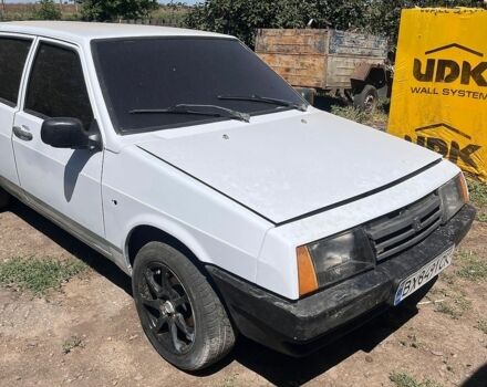 Белый ВАЗ 2109, объемом двигателя 1.3 л и пробегом 300 тыс. км за 1100 $, фото 1 на Automoto.ua