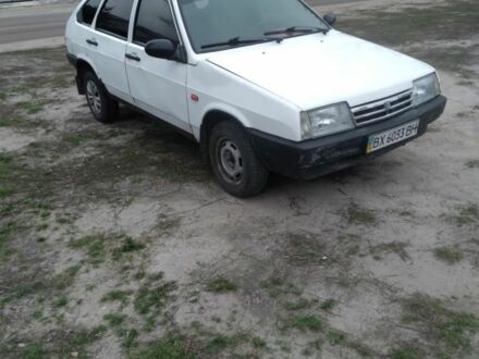 ВАЗ 2109 1988 в Остер на Automoto.ua Белый ВАЗ 2109, объемом двигателя 5 л и пробегом 1 тыс. км за 1000 $, фото 1 на Automoto.ua