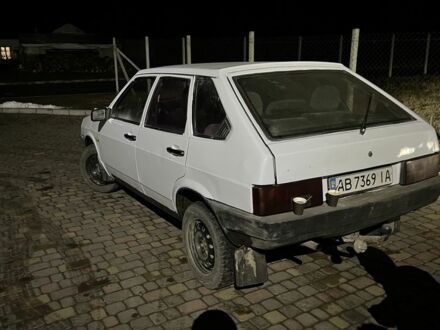 ВАЗ 2109 1989 у Вінниці на Automoto.ua Білий ВАЗ 2109, об'ємом двигуна 1.3 л та пробігом 300 тис. км за 800 $, фото 1 на Automoto.ua