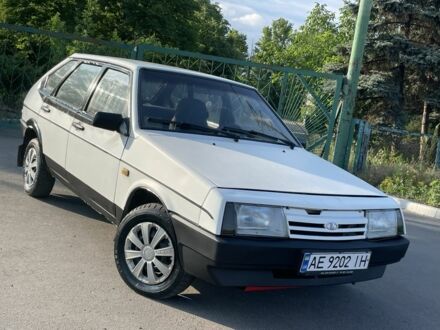 ВАЗ 2109 1989 у Кривому Розі на Automoto.ua Білий ВАЗ 2109, об'ємом двигуна 1.3 л та пробігом 93 тис. км за 701 $, фото 1 на Automoto.ua