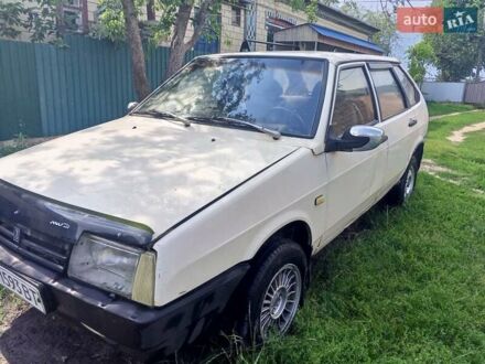ВАЗ 2109 1990 в Умани на Automoto.ua Белый ВАЗ 2109, объемом двигателя 1.3 л и пробегом 150 тыс. км за 1000 $, фото 1 на Automoto.ua