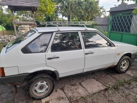 ВАЗ 2109 1990 у Одесі на Automoto.ua Білий ВАЗ 2109, об'ємом двигуна 0.13 л та пробігом 2 тис. км за 700 $, фото 1 на Automoto.ua