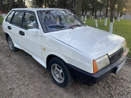 Белый ВАЗ 2109, объемом двигателя 1.5 л и пробегом 300 тыс. км за 899 $, фото 1 на Automoto.ua