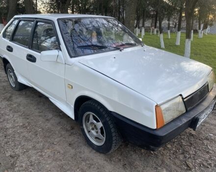 Белый ВАЗ 2109, объемом двигателя 1.5 л и пробегом 300 тыс. км за 899 $, фото 1 на Automoto.ua