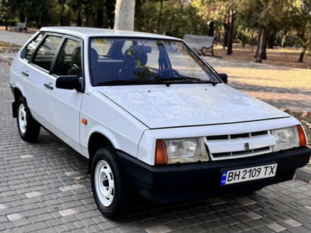 Белый ВАЗ 2109, объемом двигателя 1.5 л и пробегом 105 тыс. км за 3000 $, фото 1 на Automoto.ua