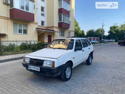 Білий ВАЗ 2109, об'ємом двигуна 1.5 л та пробігом 100 тис. км за 650 $, фото 1 на Automoto.ua