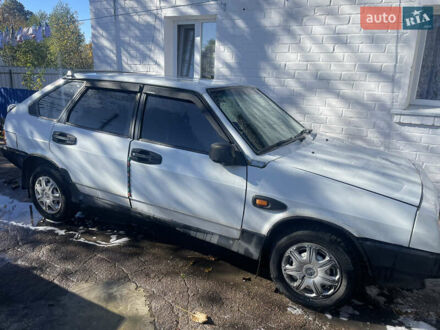 ВАЗ 2109 1991 у Хорошеві (Володарськ-Волинському) на Automoto.ua Білий ВАЗ 2109, об'ємом двигуна 0 л та пробігом 10 тис. км за 700 $, фото 1 на Automoto.ua