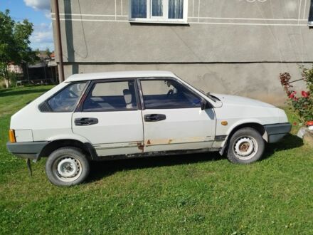 ВАЗ 2109 1991 в Львове на Automoto.ua Белый ВАЗ 2109, объемом двигателя 1 л и пробегом 120 тыс. км за 500 $, фото 1 на Automoto.ua