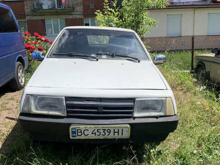 Белый ВАЗ 2109, объемом двигателя 1.3 л и пробегом 300 тыс. км за 700 $, фото 1 на Automoto.ua