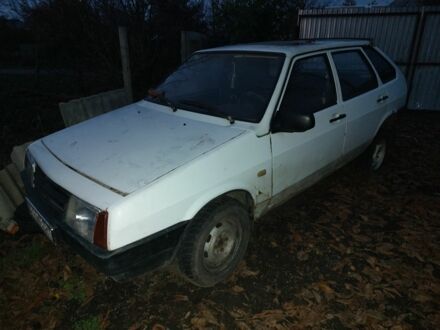 Белый ВАЗ 2109, объемом двигателя 1.5 л и пробегом 230 тыс. км за 381 $, фото 1 на Automoto.ua