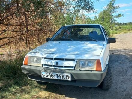 Белый ВАЗ 2109, объемом двигателя 0 л и пробегом 300 тыс. км за 1000 $, фото 1 на Automoto.ua