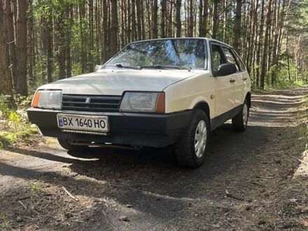 Белый ВАЗ 2109, объемом двигателя 1.5 л и пробегом 780 тыс. км за 1000 $, фото 1 на Automoto.ua