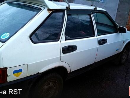 Белый ВАЗ 2109, объемом двигателя 1.3 л и пробегом 250 тыс. км за 750 $, фото 1 на Automoto.ua